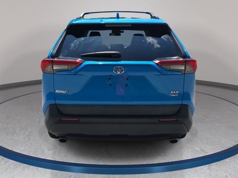 Used 2021 Toyota RAV4 XLE w/ Convenience Package AWD/4WD image 6