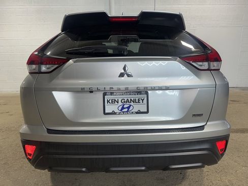 Used 2022 Mitsubishi Eclipse Cross LE image 5