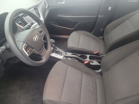 Used 2019 Hyundai Accent SE FWD image 17