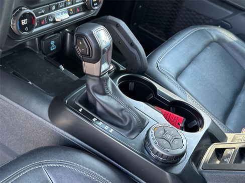 Used 2025 Ford Bronco Badlands image 27