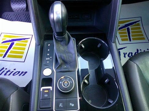 Used 2021 Volkswagen Atlas SEL Premium image 15