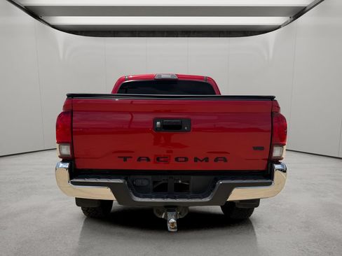 Used 2021 Toyota Tacoma SR5 RWD image 4