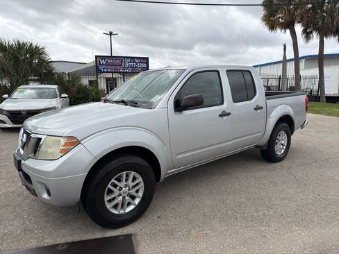 Used 2016 Nissan Frontier SV image 7