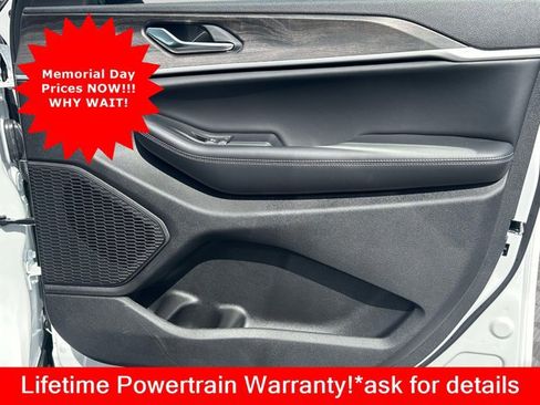 New 2026 Jeep Grand Cherokee Altitude AWD/4WD image 21