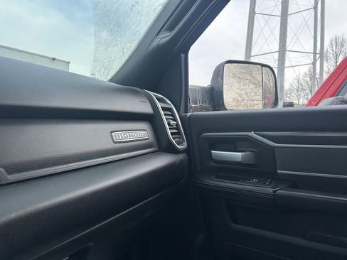 Used 2021 RAM 2500 Big Horn w/ Level 1 Equipment Group image 25