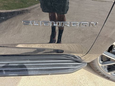 Used 2024 Chevrolet Suburban RST image 17