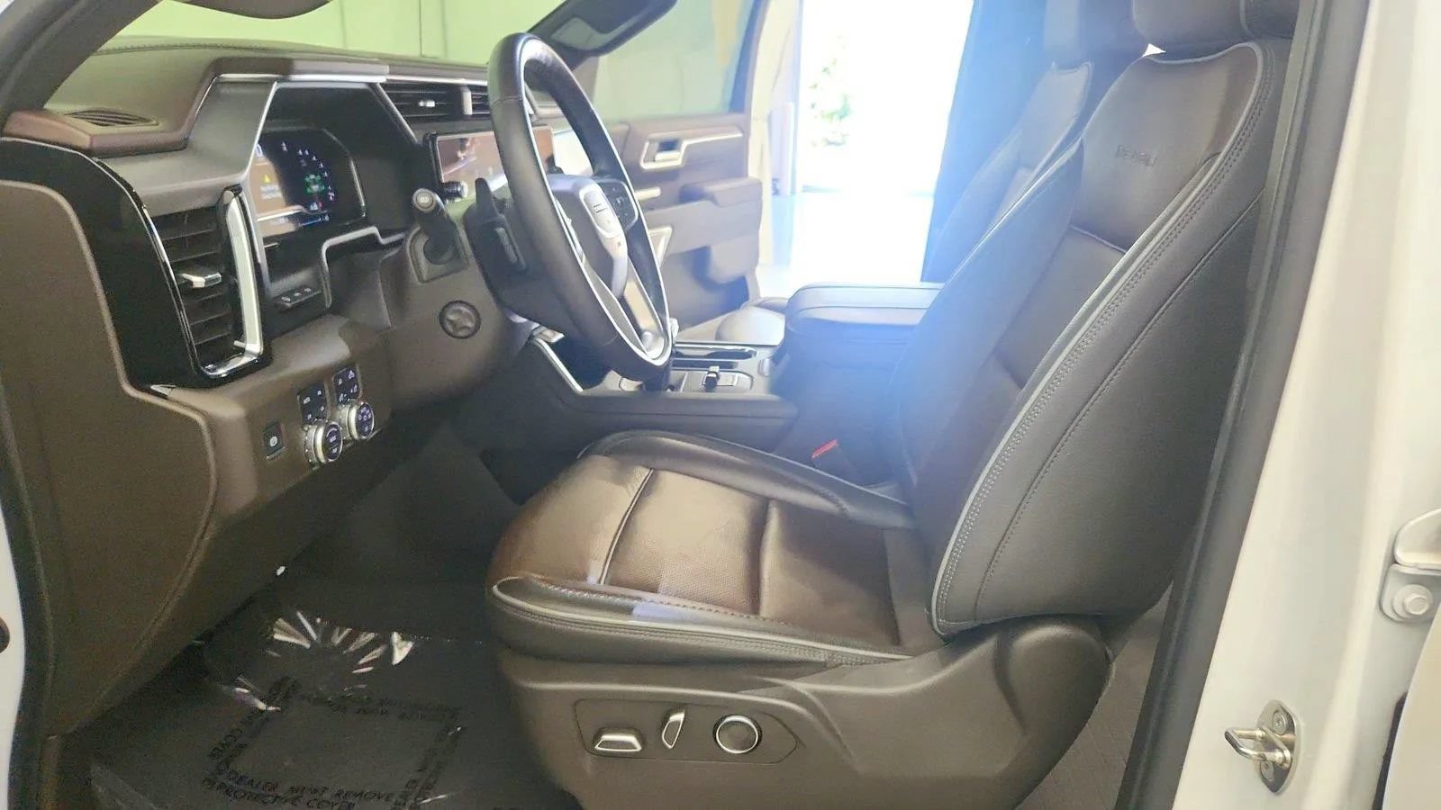 Used 2024 GMC Sierra 1500 Denali w/ Denali Reserve Package AWD/4WD image 15