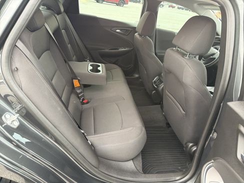 Used 2017 Chevrolet Malibu LT FWD image 49