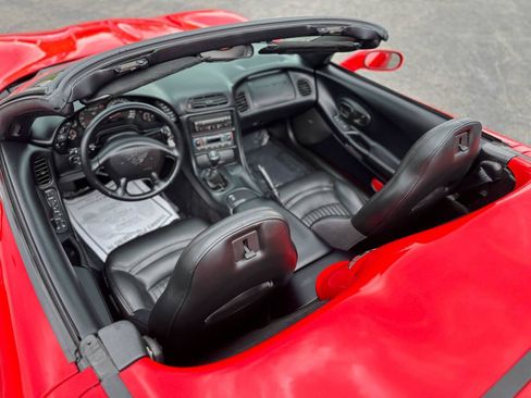 Used 1999 Chevrolet Corvette Convertible w/ Memory Pkg RWD image 19