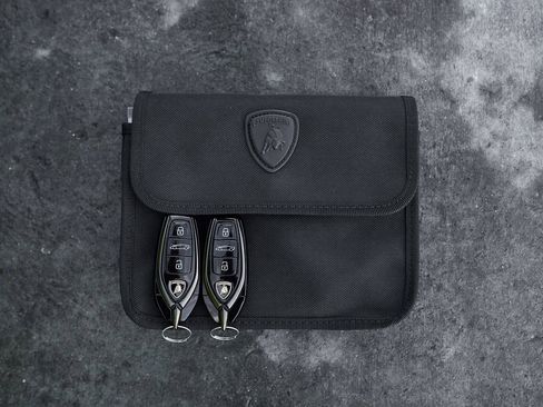 Used 2025 Lamborghini Revuelto image 81