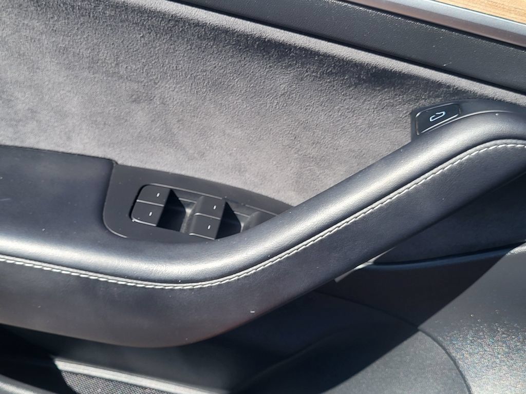 Used 2022 Tesla Model 3 Performance AWD/4WD image 31