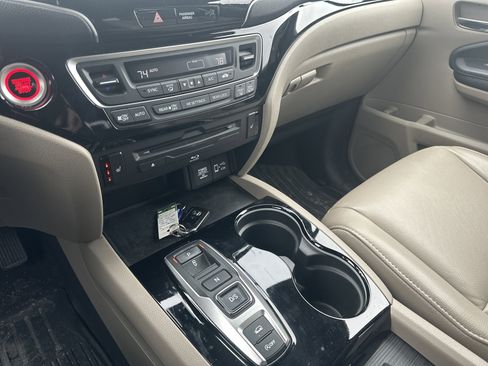 Used 2021 Honda Pilot Touring image 29