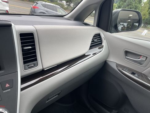 Certified 2020 Toyota Sienna XLE FWD image 25
