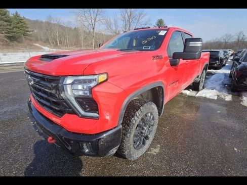 Used 2025 Chevrolet Silverado 2500 LT w/ Trail Boss Package AWD/4WD image 3