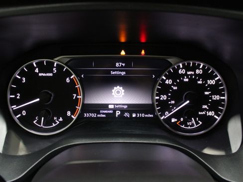 Used 2025 Nissan Rogue SV FWD image 39