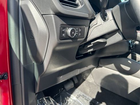 Used 2025 Ford Escape Platinum w/ Premium Technology Package AWD/4WD image 19