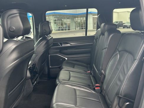 Used 2024 Jeep Wagoneer L Series II w/ Flexible Seating Group AWD/4WD image 48