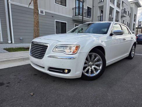 Used 2012 Chrysler 300 C image 1