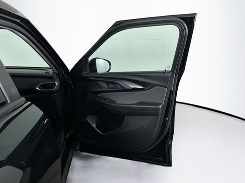 Used 2023 Chevrolet TrailBlazer LT w/ LPO, Blackout Package image 30