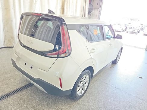 Used 2023 Kia Soul S FWD image 2