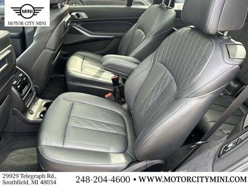 Used 2022 BMW X7 M50i w/ Executive Package AWD/4WD image 15