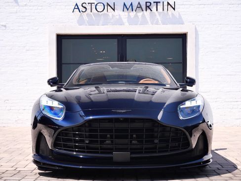 Used 2025 Aston Martin DB12 Coupe RWD image 7