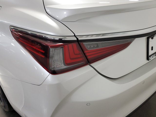 Certified 2023 Lexus ES 350 w/ Premium Package FWD image 31