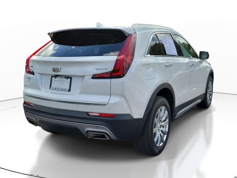 Used 2023 Cadillac XT4 Premium Luxury w/ Enhanced Visibility Package FWD image 7