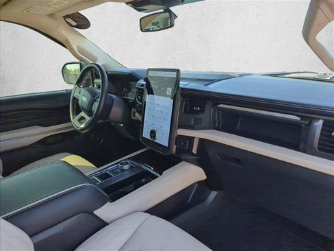Certified 2023 Ford Expedition Max Platinum RWD image 23