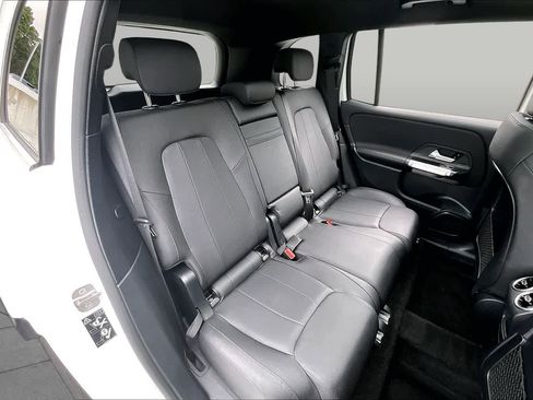 Used 2025 Mercedes-Benz GLB 250 image 19