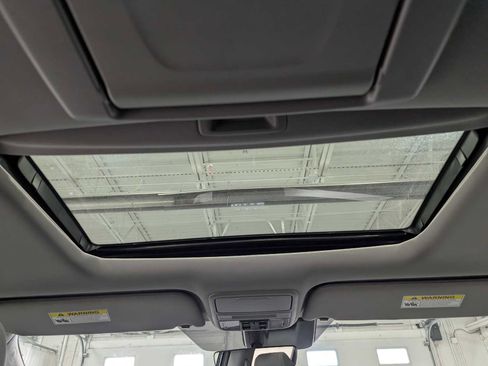 Used 2018 Honda Odyssey EX-L image 17