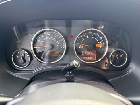 Used 2014 Jeep Compass Latitude image 17