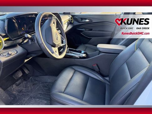 Used 2024 Chevrolet Trax ACTIV w/ Sunroof Package image 7