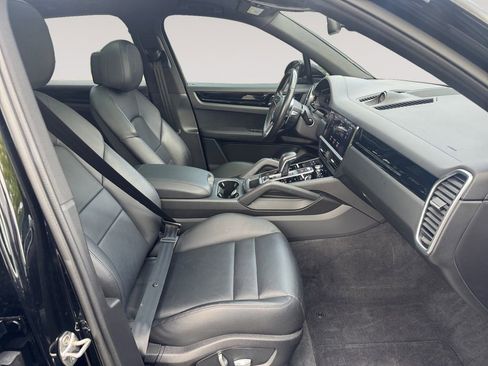 Used 2021 Porsche Cayenne AWD/4WD image 15