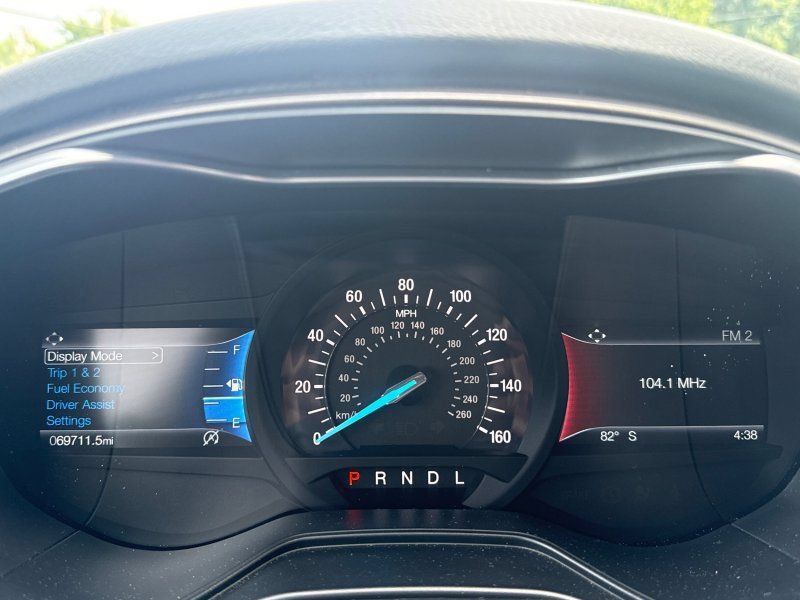 Used 2020 Ford Fusion SE FWD image 23
