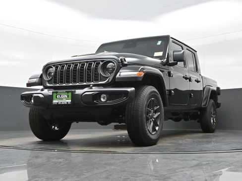 New 2026 Jeep Gladiator Sport AWD/4WD image 14
