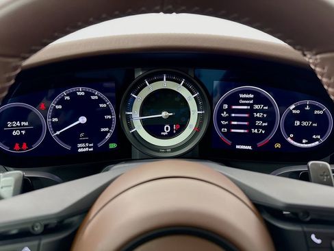 Certified 2022 Porsche 911 Targa 4S image 18