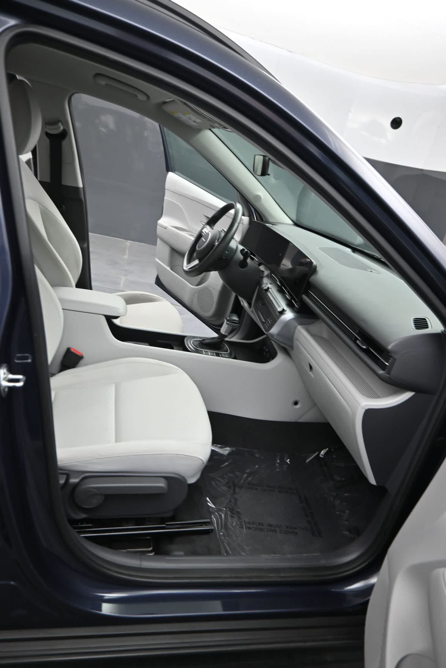 Used 2024 Hyundai Kona SEL AWD/4WD image 17