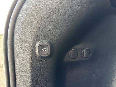 Used 2019 Jeep Cherokee Limited AWD/4WD image 28