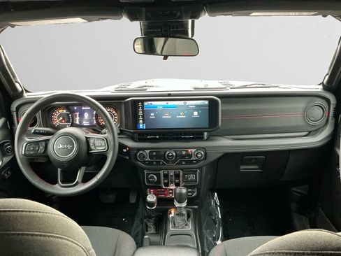 Used 2024 Jeep Wrangler Unlimited Rubicon image 10