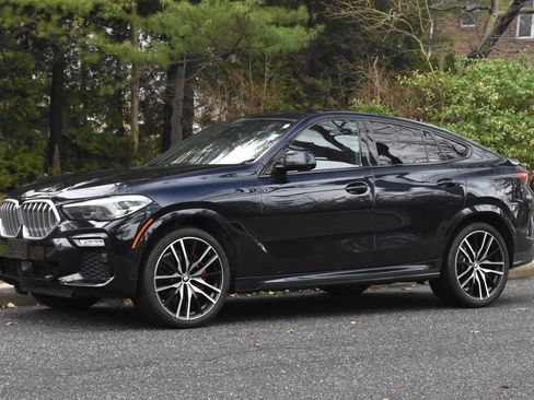 Used 2021 BMW X6 xDrive40i w/ M Sport Package image 2
