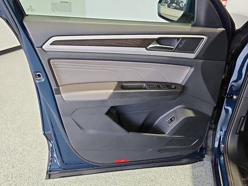 Used 2023 Volkswagen Atlas SE w/ Panoramic Sunroof Package image 15