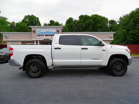 Used 2017 Toyota Tundra SR5 AWD/4WD image 8