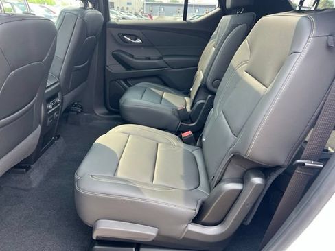 Used 2023 Chevrolet Traverse LT w/ LT Premium Package AWD/4WD image 22