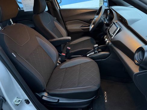 Used 2018 Nissan Kicks S image 31