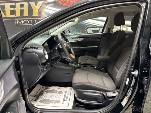 Used 2024 Kia Forte LXS w/ LXS Technology Package FWD image 5