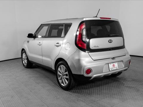 Used 2018 Kia Soul + FWD image 6