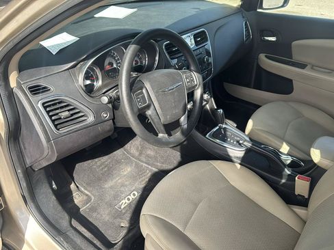 Used 2014 Chrysler 200 LX FWD image 9