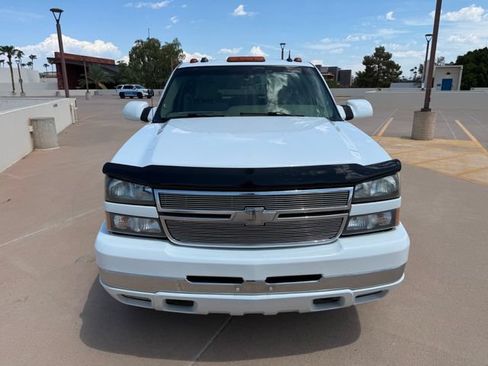 Used 2005 Chevrolet Silverado 3500 LT w/ Heavy-Duty Power Package AWD/4WD image 10