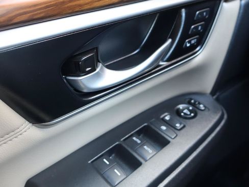 Used 2022 Honda CR-V Touring image 19
